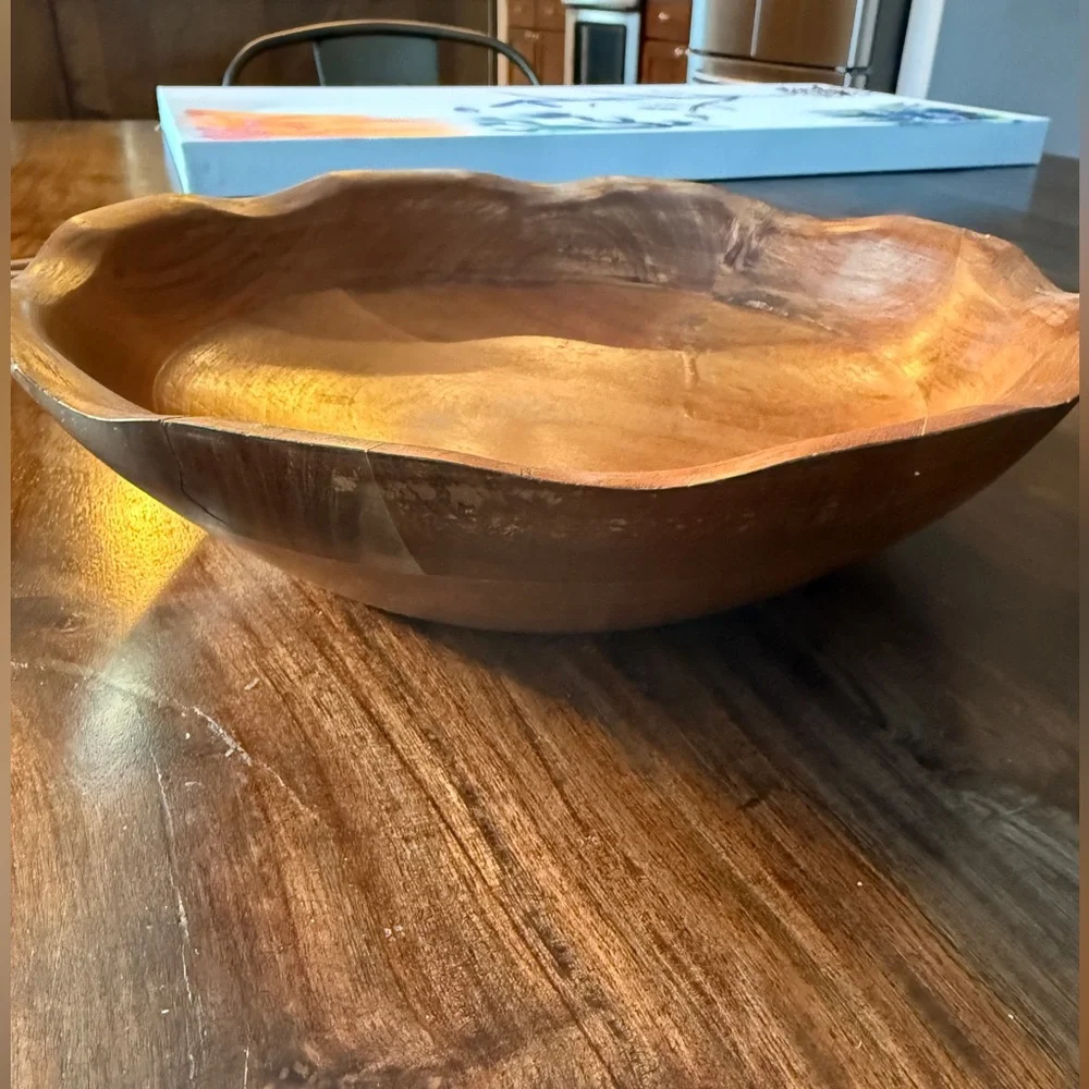 New Acacia Handcrafted Wooden Salad Bowl with Serving Spoons - Picture 5 of 6